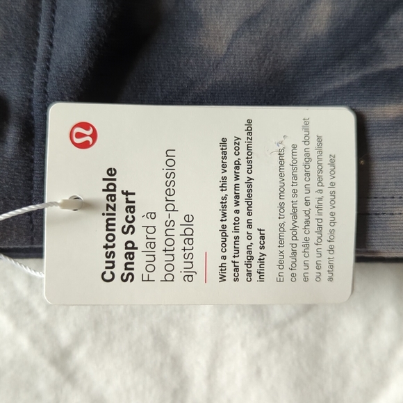 Lululemon Customizable Snap Scarf Rulu in Tie Dye Navy and Mauve - Picture 4 of 7